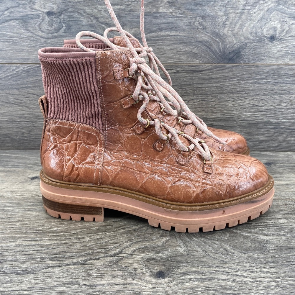 Louise et Cie Sheena Combat Boots Womens 8.5 Clay Croc Embossed Lug Sole Boot